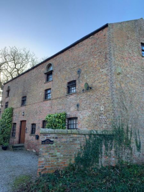 The Carriage House, Bilbrough York Sleeps 24